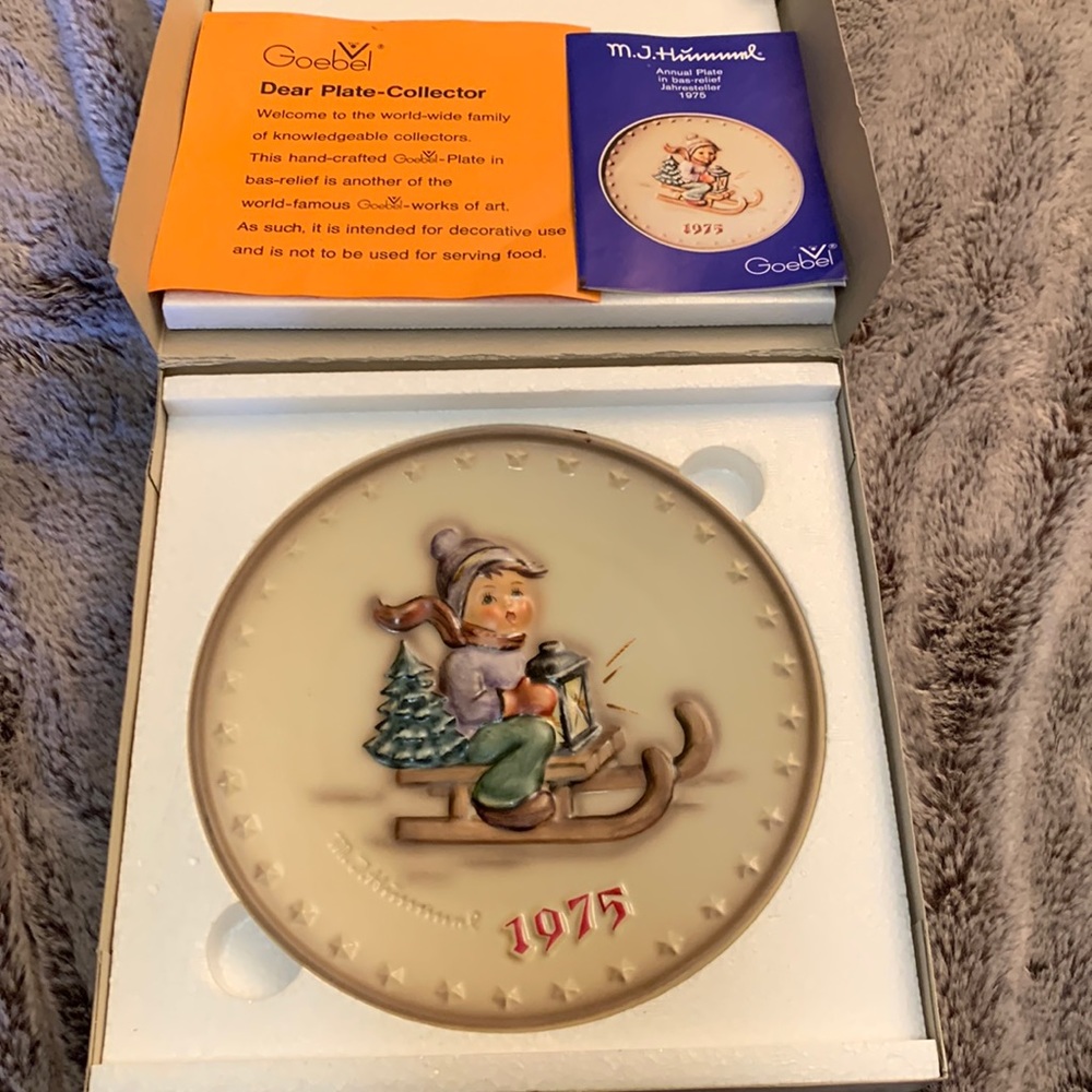 MJ Hummel collector plate